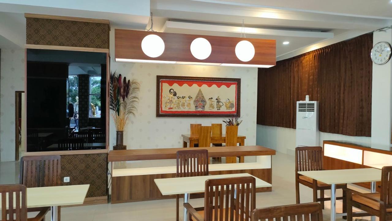 Gondowulung Golden Ganesha Hotel Yogyakarta By Ecommerceloka מראה חיצוני תמונה